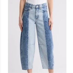 Blank NYC Fray  Hem Barrel Leg Jeans | Size 25 | EUC